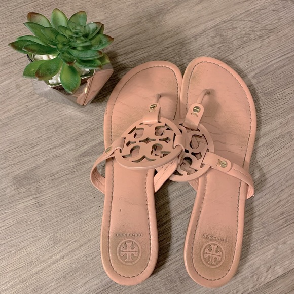 TORY BURCH SANDALS! - Picture 2 of 2